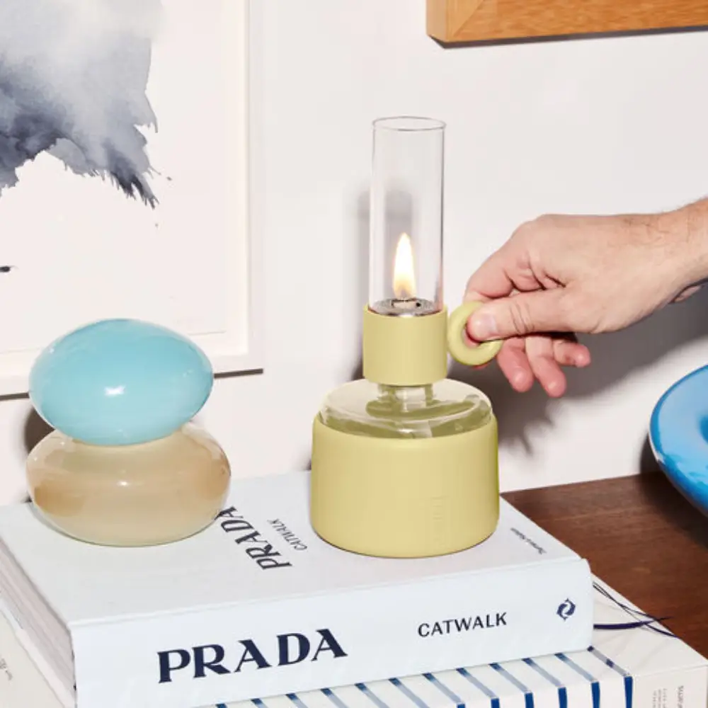 Flamtastique oljelampa XS pale yellow