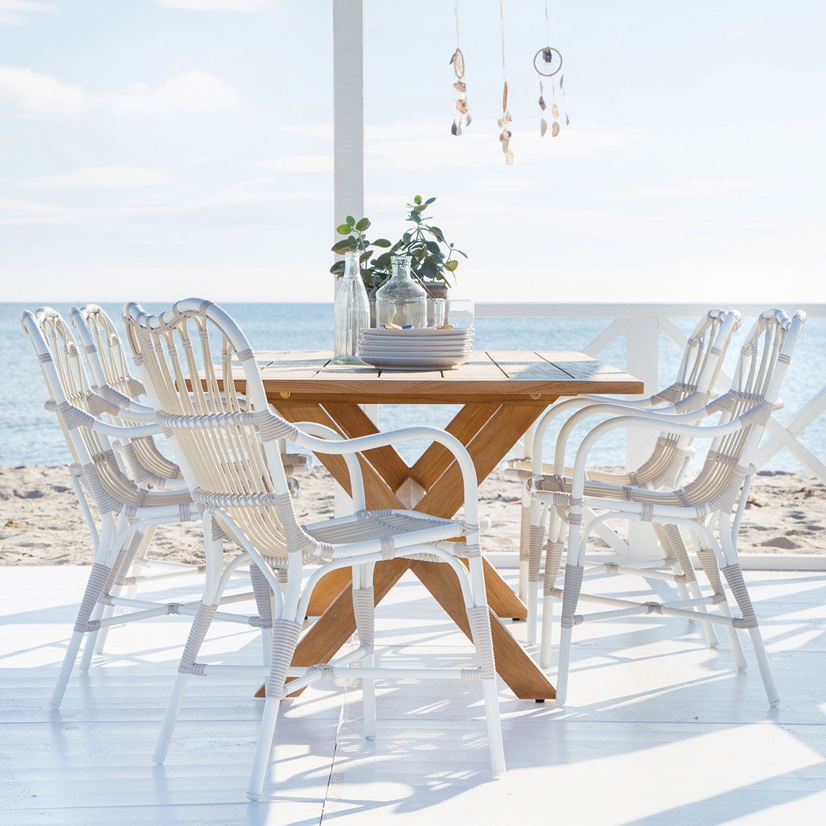 Margret karmstol konstrotting vit / beige