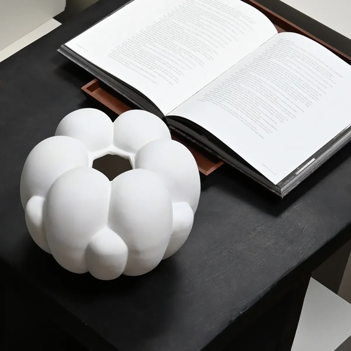 Handgjord vas Bloom Petit Bone White H18 cm