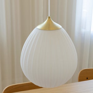 Around the World Lampskärm Ø27 cm White/
Brushed Brass