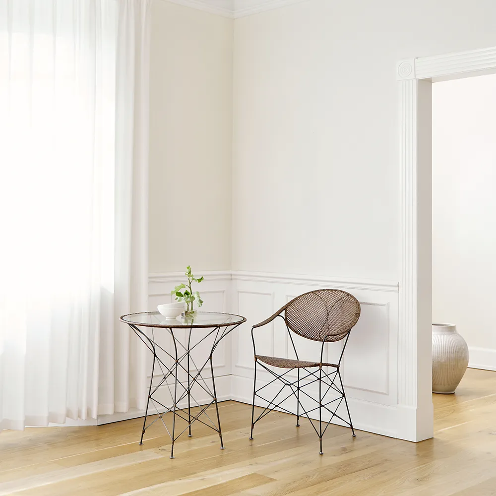 Funky cafébord med glas hazelnut 