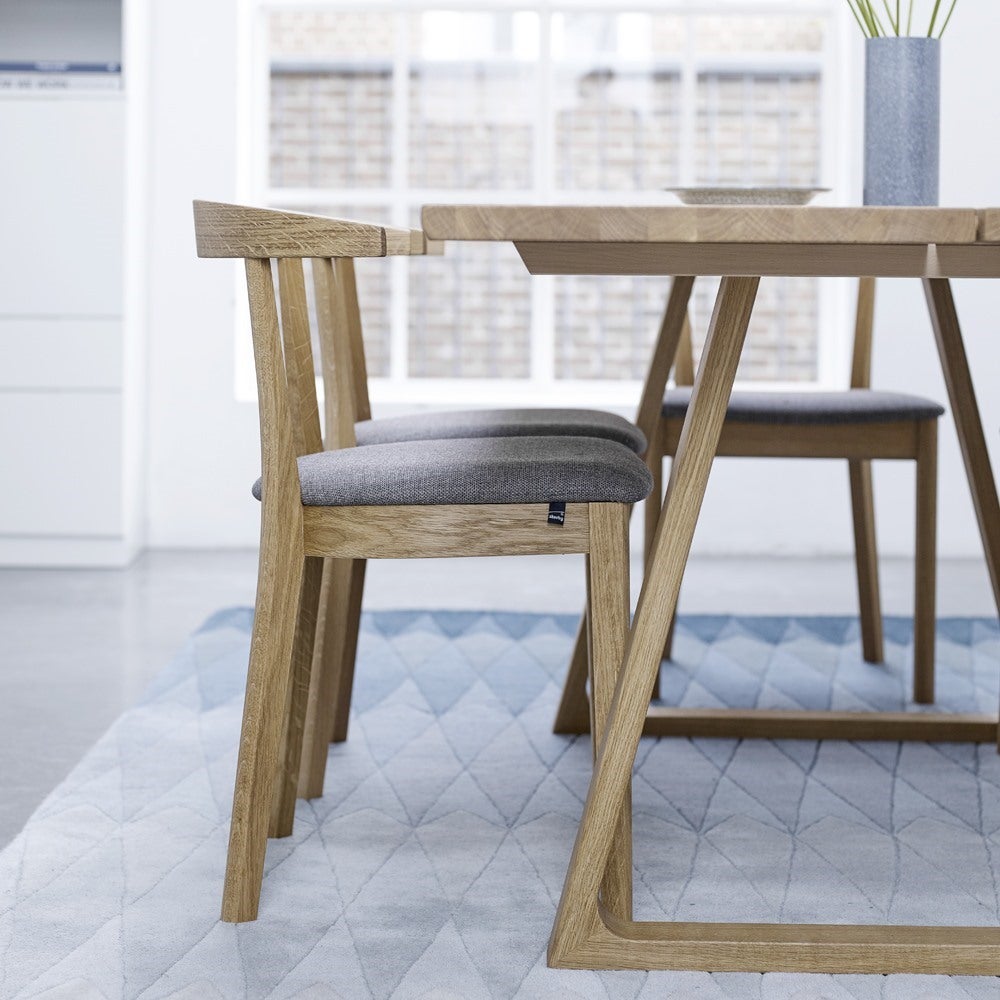 Sm52 stol med tyg i kategori 1 