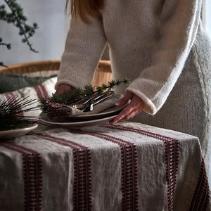 NOEL Bordsduk röd/lingrå 350x140 cm