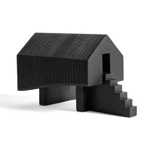 Stilt House skulptur svartlackad mahogny
