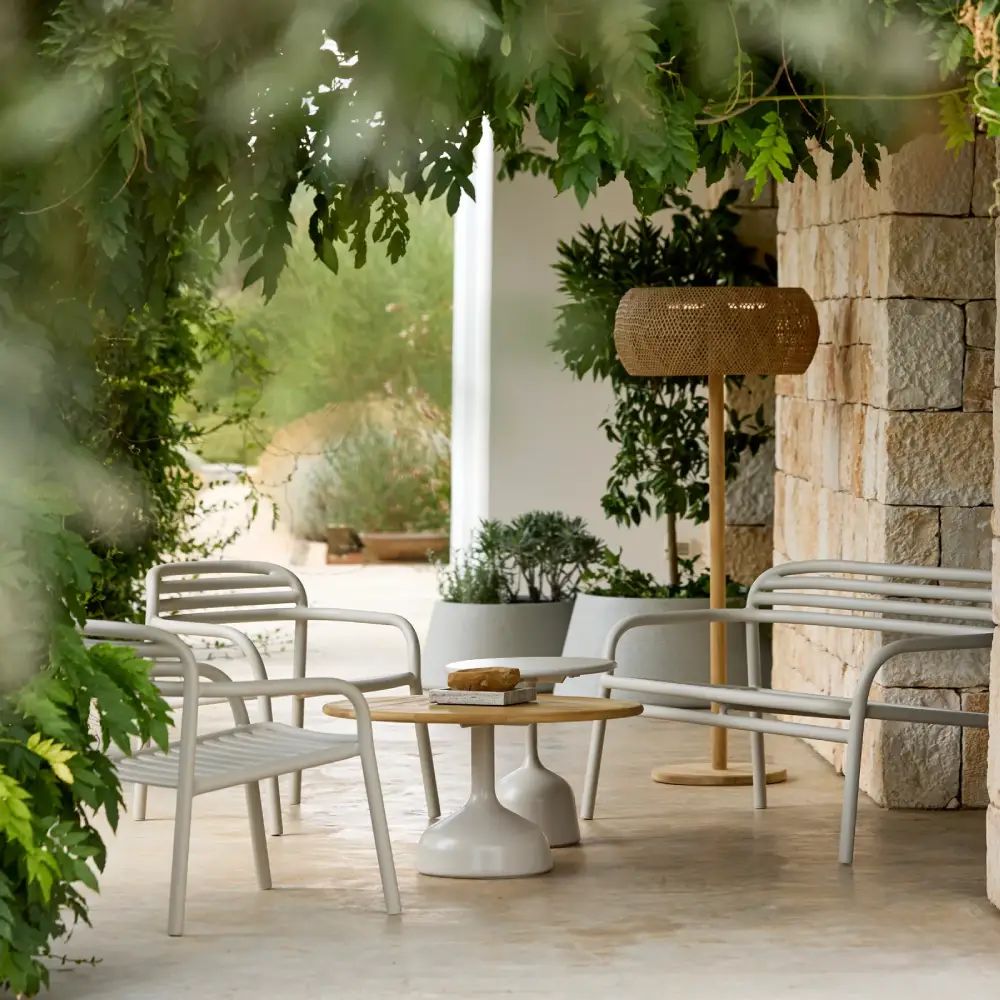 Bliss loungefåtölj, stapelbar Sand, aluminium