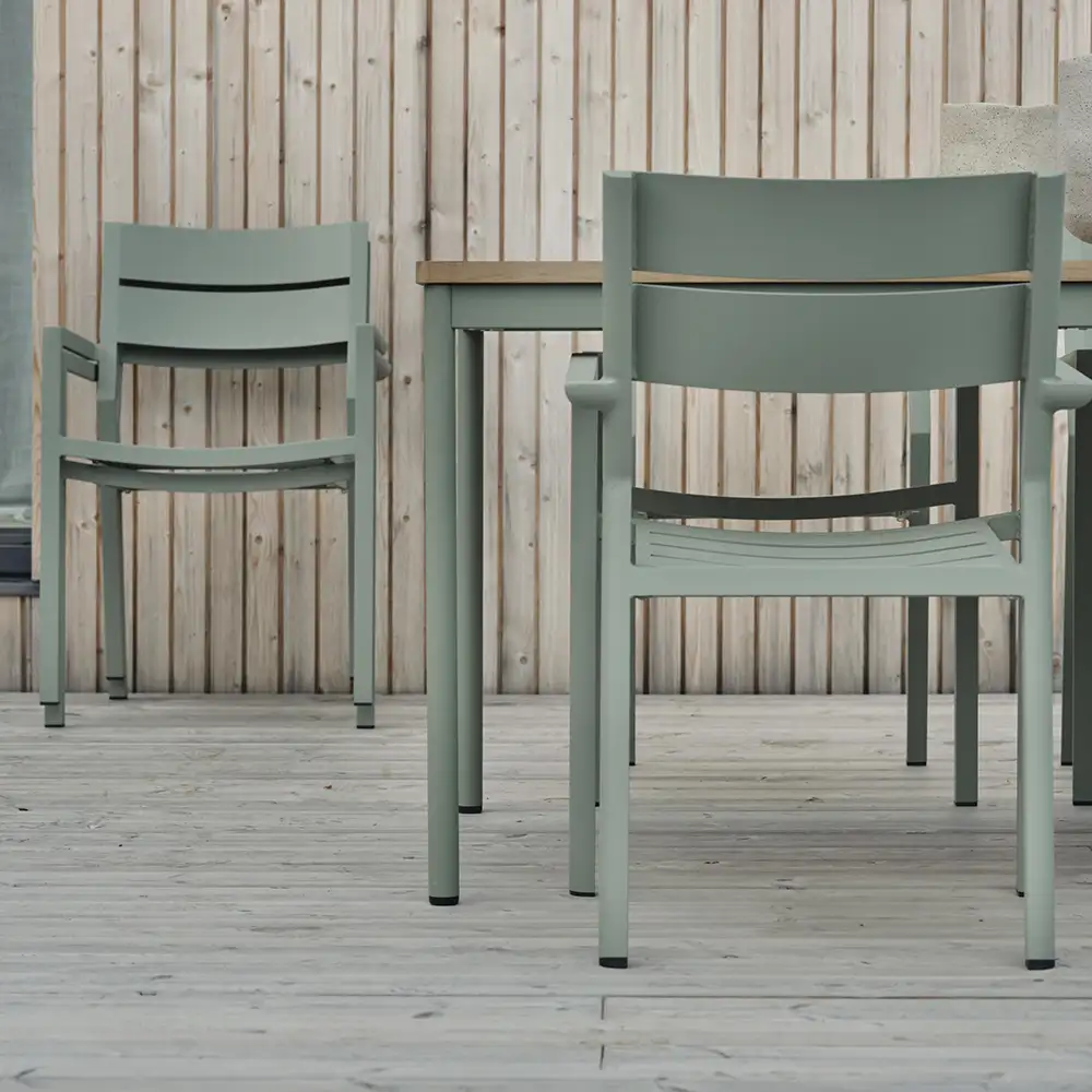 Delia matstol dusty green 