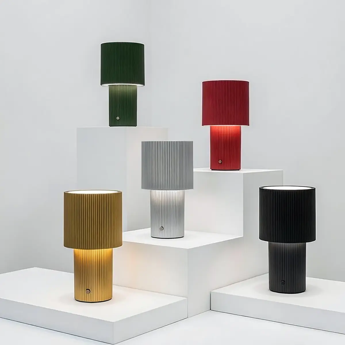 Bordslampa Iluma portabel Ø12,2xH22,1 cm Metall Guld