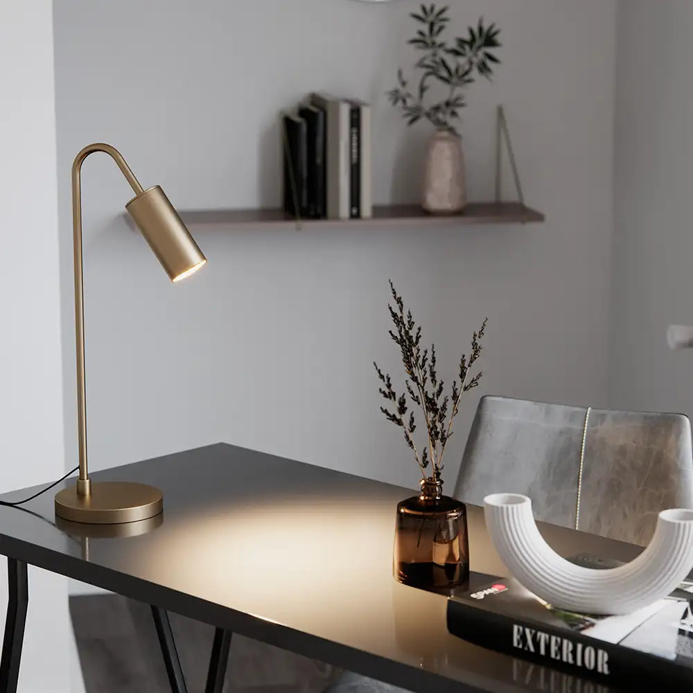 Curve Bordslampa Matt guld